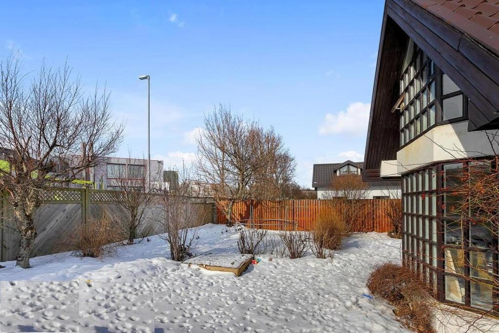Icelandic Art Garden Villa W. Parking In Centre City Ρέυκιαβικ Εξωτερικό φωτογραφία